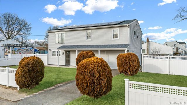 55 Schleigel Boulevard, Farmingdale, NY 11735