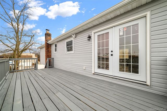 55 Schleigel Boulevard, Farmingdale, NY 11735