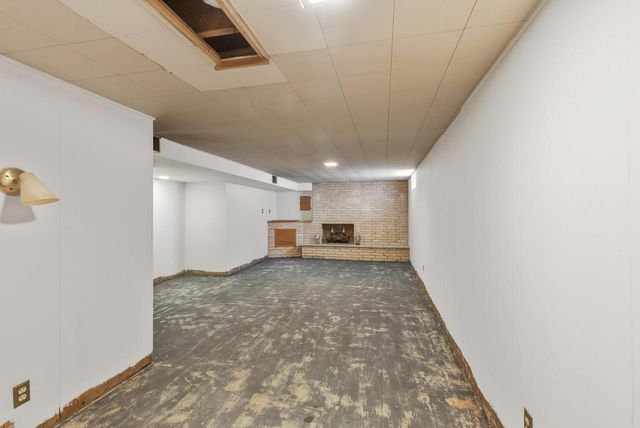 2468 S 61st STREET, West Allis, WI 53219