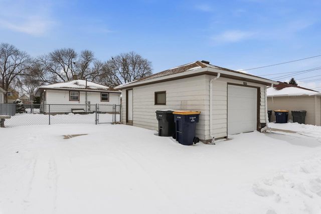 2468 S 61st STREET, West Allis, WI 53219