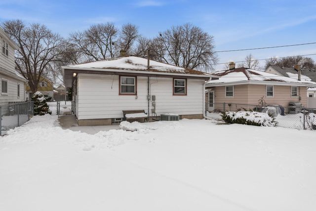 2468 S 61st STREET, West Allis, WI 53219