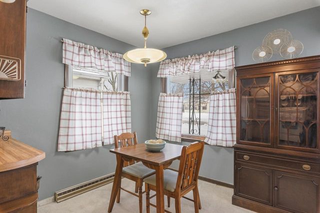 2468 S 61st STREET, West Allis, WI 53219