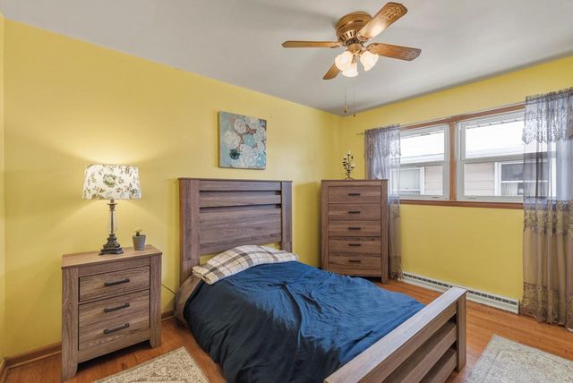 2468 S 61st STREET, West Allis, WI 53219