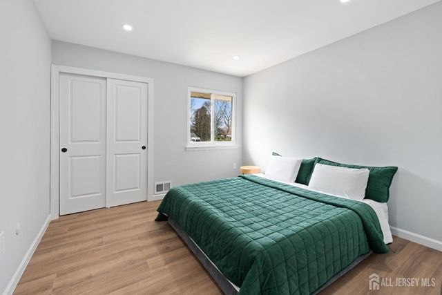 4-F Lincoln Lane, South Brunswick, NJ 08810