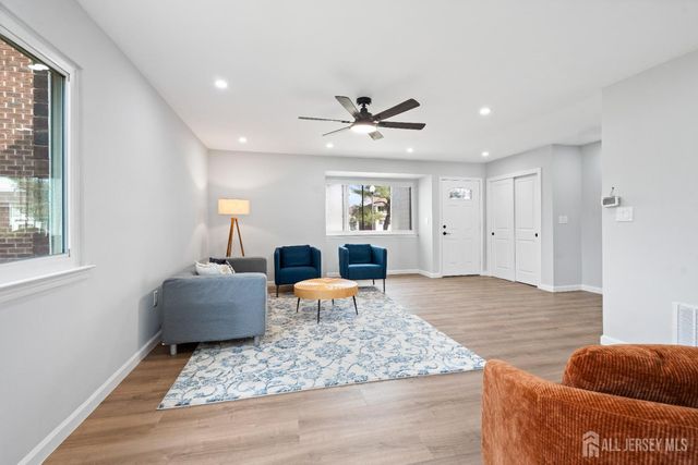 4-F Lincoln Lane, South Brunswick, NJ 08810