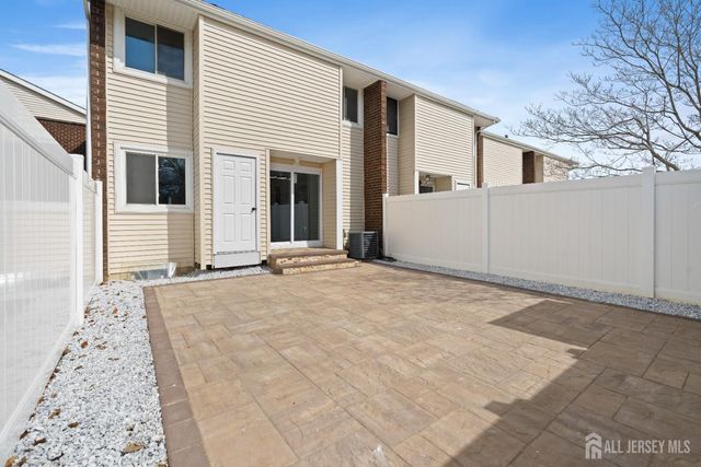 4-F Lincoln Lane, South Brunswick, NJ 08810