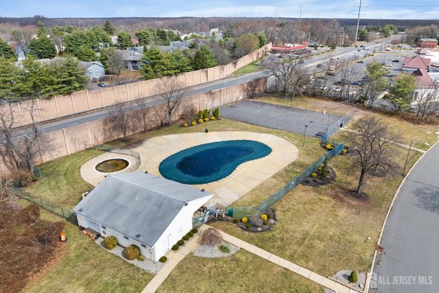 4-F Lincoln Lane, South Brunswick, NJ 08810