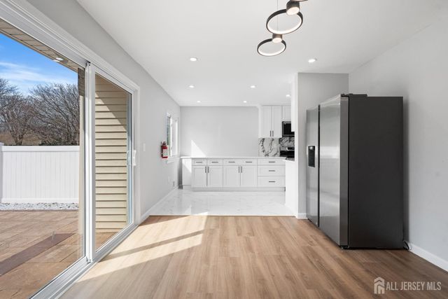 4-F Lincoln Lane, South Brunswick, NJ 08810