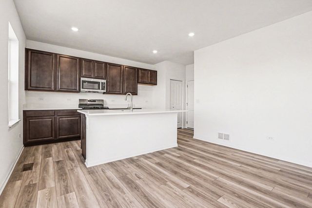 413 Hathaway Lane, Oswego, IL 60543