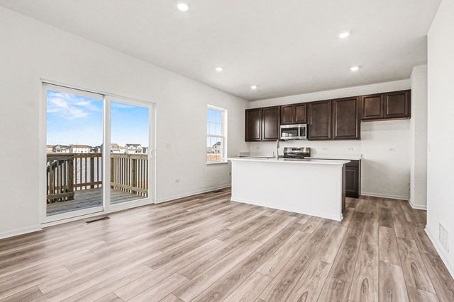 413 Hathaway Lane, Oswego, IL 60543