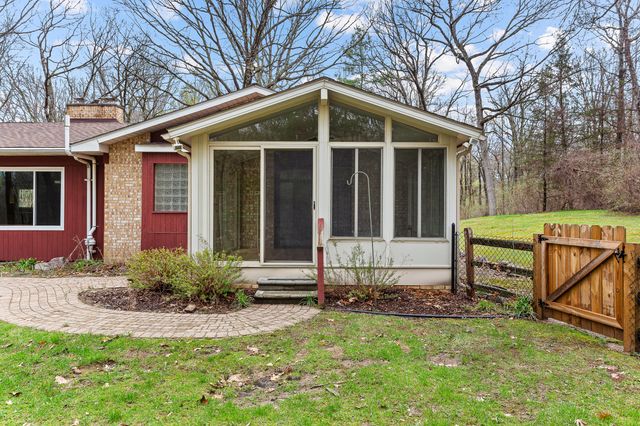 250 Scottshill Road, Milford Charter Twp, MI 48381