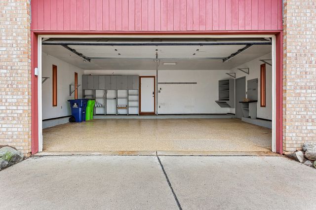 250 Scottshill Road, Milford Charter Twp, MI 48381