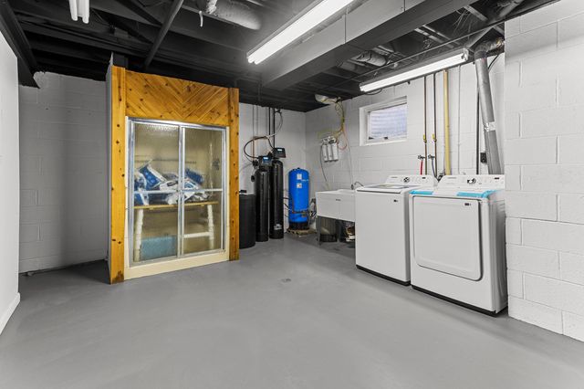 250 Scottshill Road, Milford Charter Twp, MI 48381