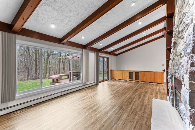 250 Scottshill Road, Milford Charter Twp, MI 48381