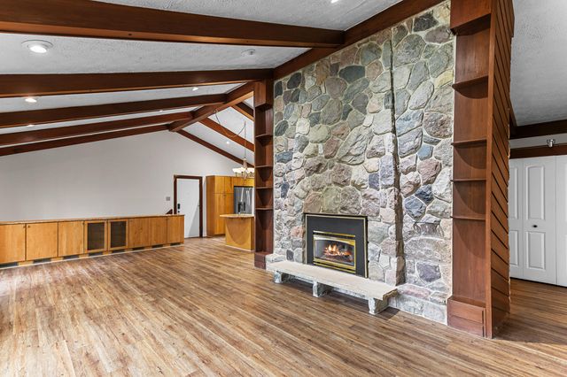 250 Scottshill Road, Milford Charter Twp, MI 48381