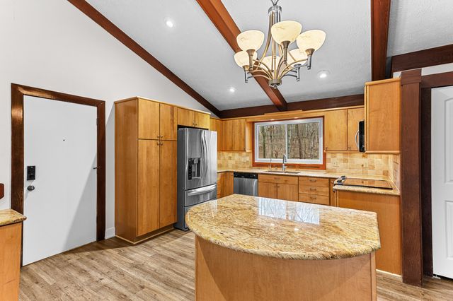 250 Scottshill Road, Milford Charter Twp, MI 48381