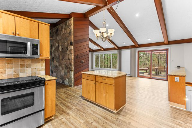 250 Scottshill Road, Milford Charter Twp, MI 48381