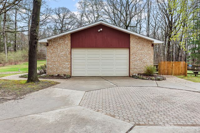 250 Scottshill Road, Milford Charter Twp, MI 48381