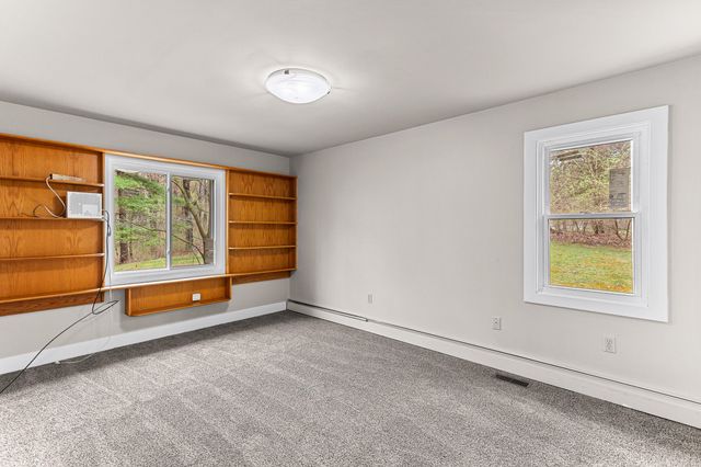 250 Scottshill Road, Milford Charter Twp, MI 48381