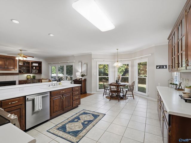 1906 Colony Way SW, Decatur, AL 35603