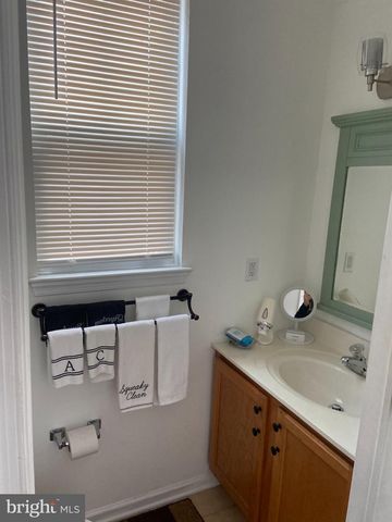 13 N NEW HAMPSHIRE AVE, Atlantic City, NJ 08401