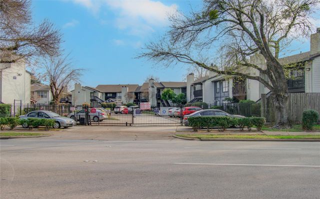 9009 Richmond Avenue 703, Houston, TX 77063
