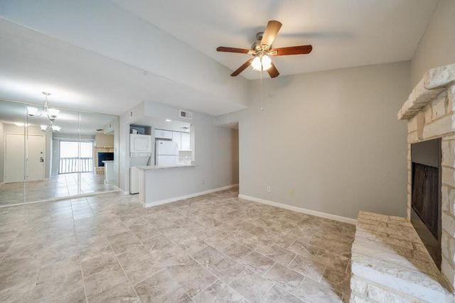 9009 Richmond Avenue 703, Houston, TX 77063