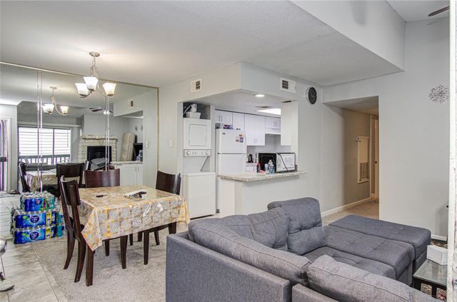 9009 Richmond Avenue 703, Houston, TX 77063