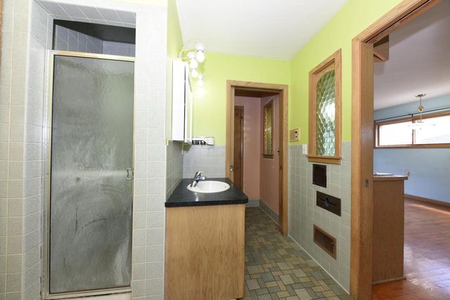 N48W16806 Lisbon ROAD, Menomonee Falls, WI 53051