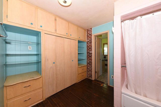 N48W16806 Lisbon ROAD, Menomonee Falls, WI 53051