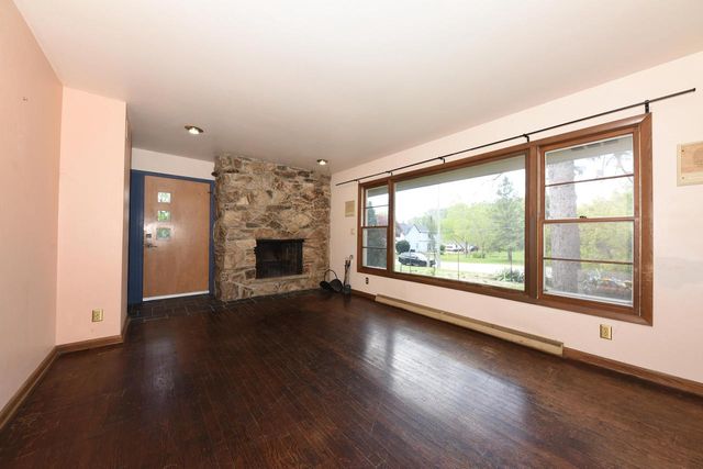 N48W16806 Lisbon ROAD, Menomonee Falls, WI 53051