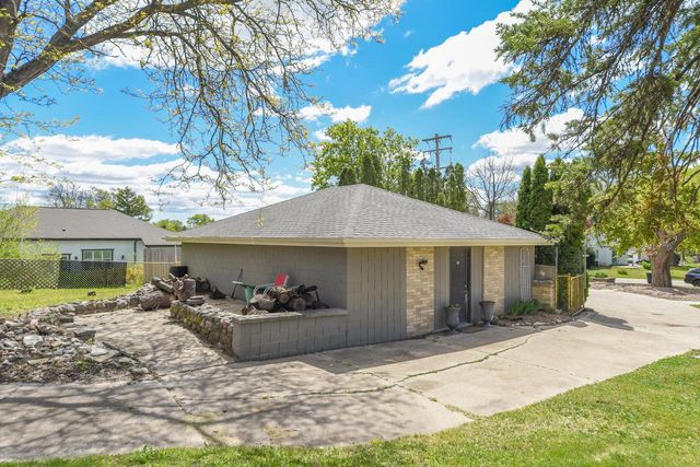 N48W16806 Lisbon ROAD, Menomonee Falls, WI 53051