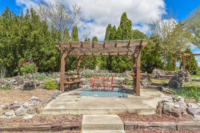 N48W16806 Lisbon ROAD, Menomonee Falls, WI 53051