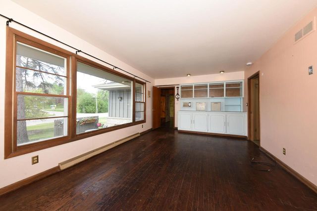 N48W16806 Lisbon ROAD, Menomonee Falls, WI 53051