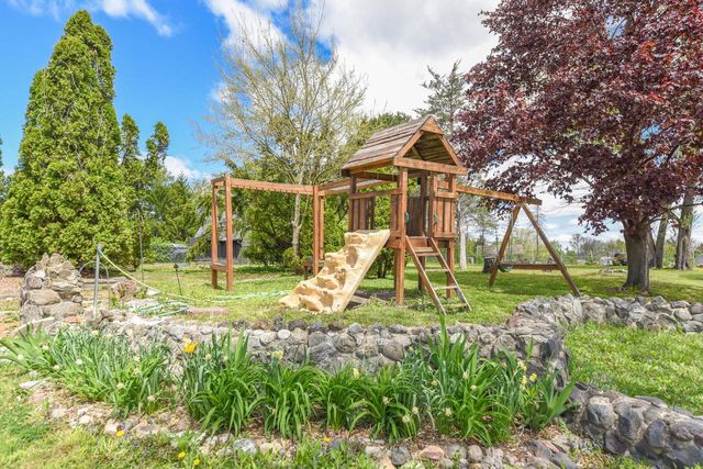 N48W16806 Lisbon ROAD, Menomonee Falls, WI 53051
