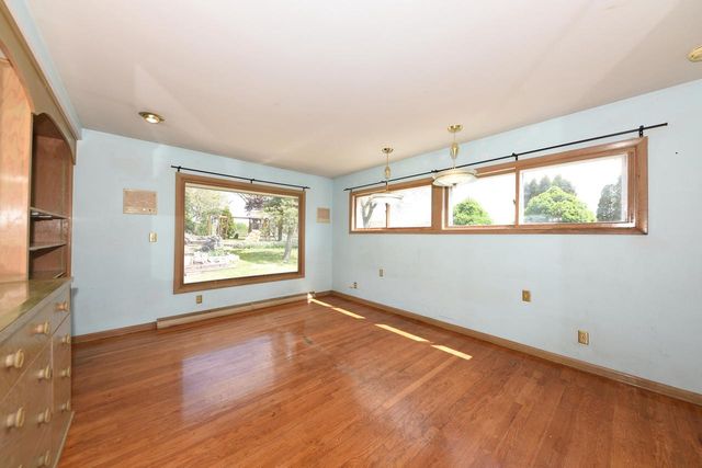 N48W16806 Lisbon ROAD, Menomonee Falls, WI 53051
