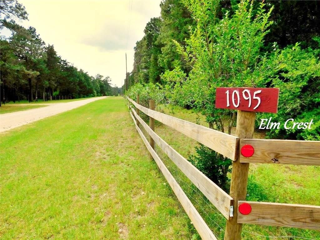 1095 Elm Crest Drive, New Ulm, TX 78950