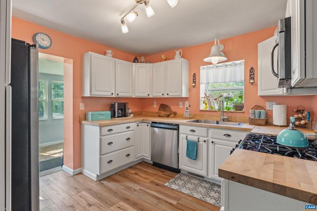 328 JOHN WEAVER DR, Brightwood, VA 22715