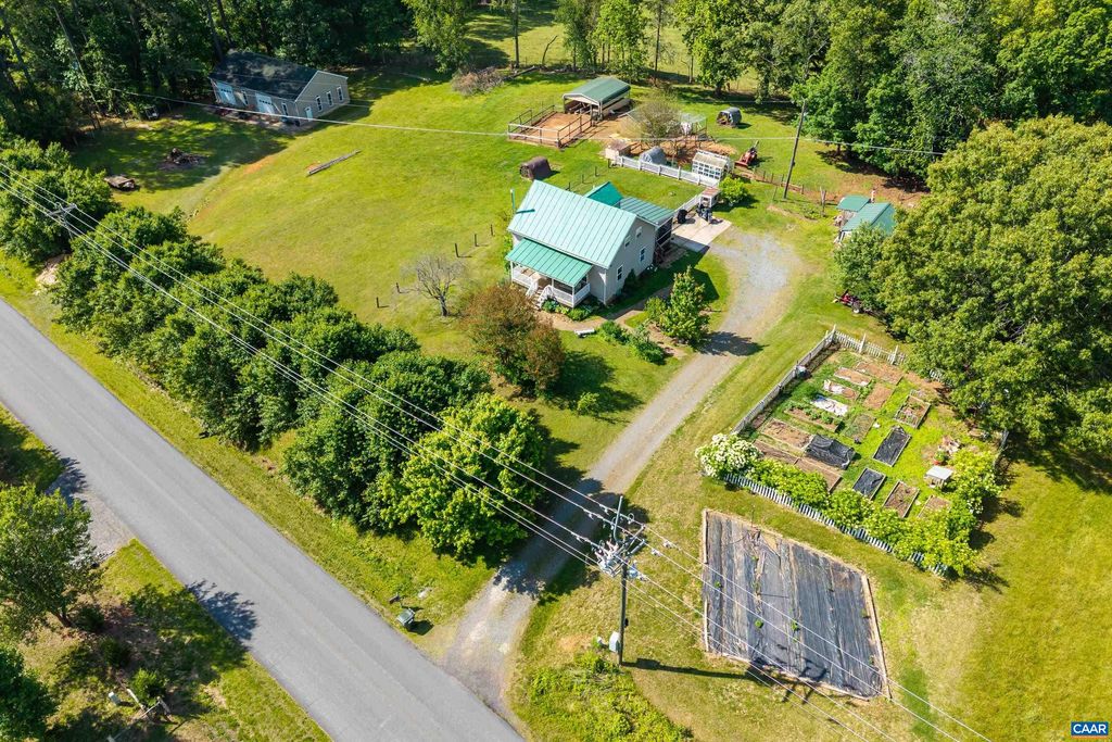 328 JOHN WEAVER DR, Brightwood, VA 22715