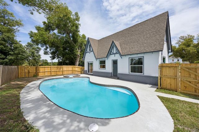 1326 EAST AVENUE, Clermont, FL 34711