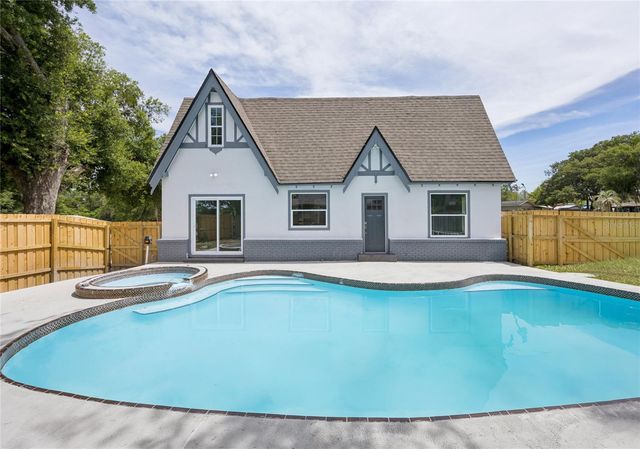 1326 EAST AVENUE, Clermont, FL 34711