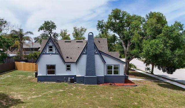 1326 EAST AVENUE, Clermont, FL 34711