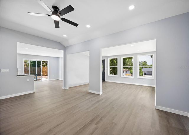 1326 EAST AVENUE, Clermont, FL 34711