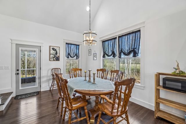 1602 White Oak Rd, Stewart, TN 37175