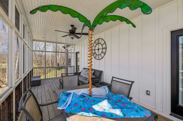 1602 White Oak Rd, Stewart, TN 37175