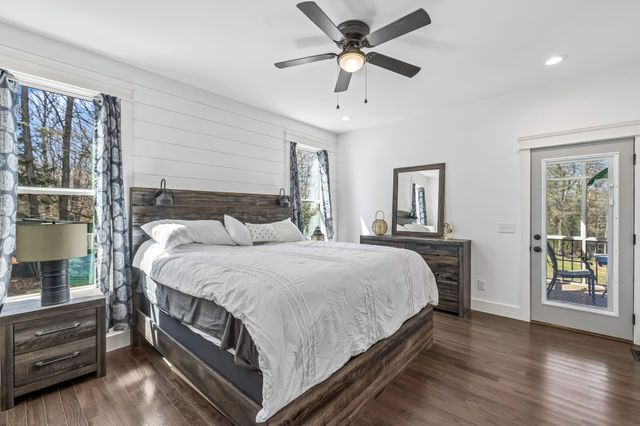 1602 White Oak Rd, Stewart, TN 37175