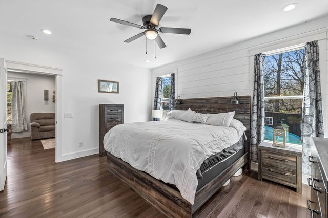 1602 White Oak Rd, Stewart, TN 37175