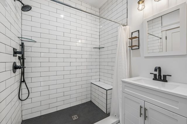 1602 White Oak Rd, Stewart, TN 37175