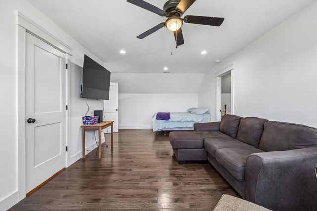 1602 White Oak Rd, Stewart, TN 37175