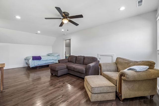 1602 White Oak Rd, Stewart, TN 37175